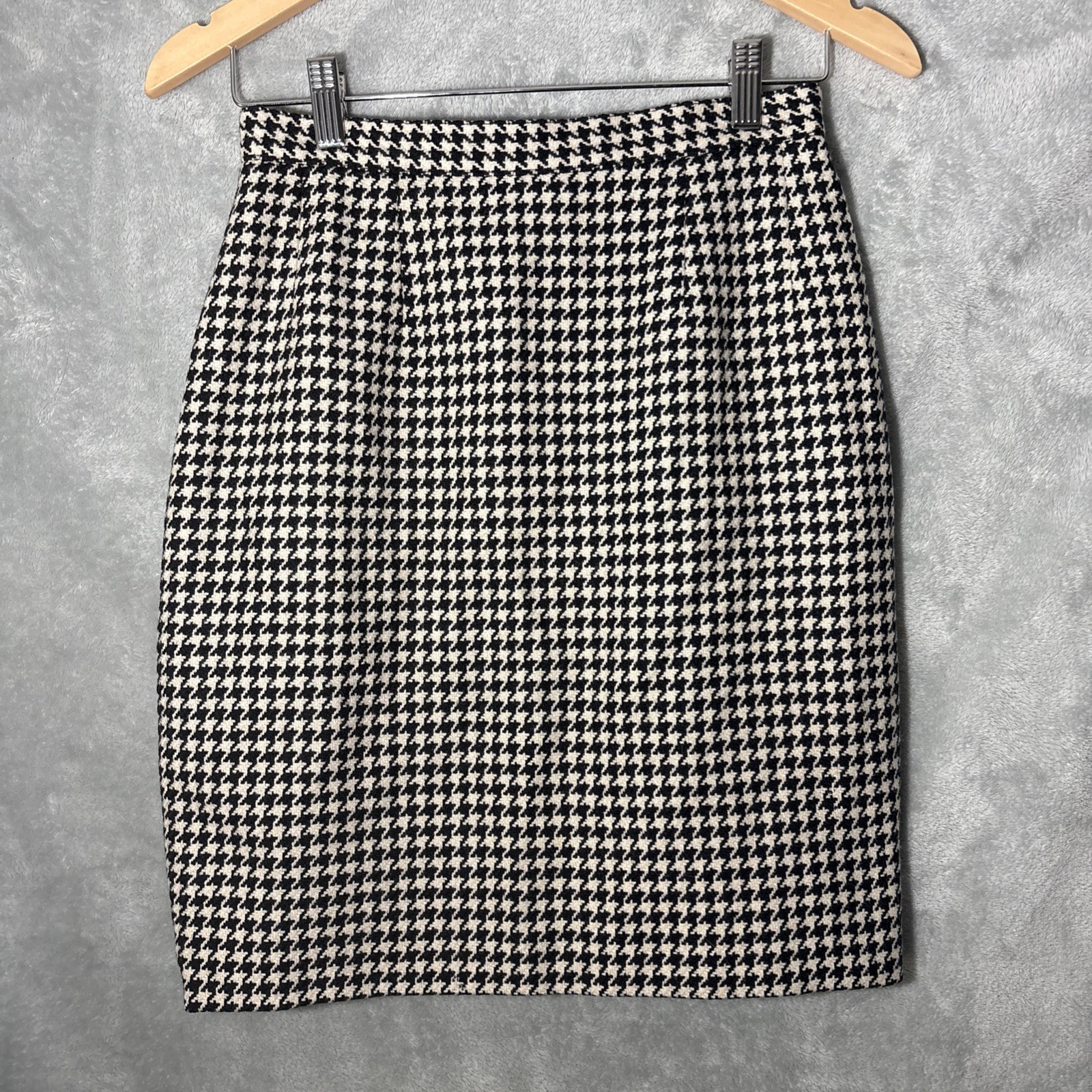 Vintage Guy Laroche Houndstooth Wool Pencil Skirt, Women’s Size 2-4 (27” Waist)