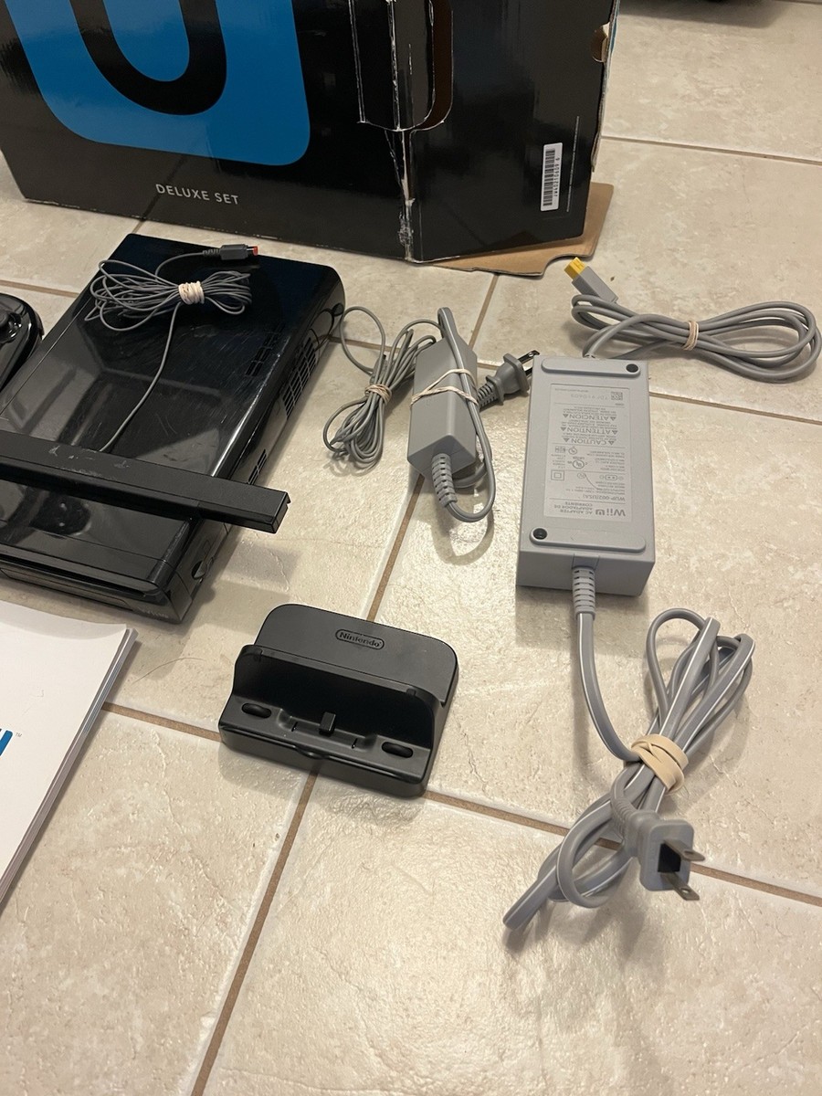 Nintendo Wii U 32GB Nintendo Land Deluxe Set Bundle - Black