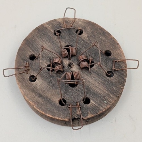 Vintage Wood Four Hole Choker Mouse Trap
