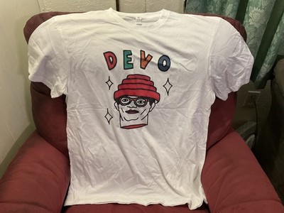 Devo -  Classic Red Dome Hat/Big Glasses White T-Shirt Size XL