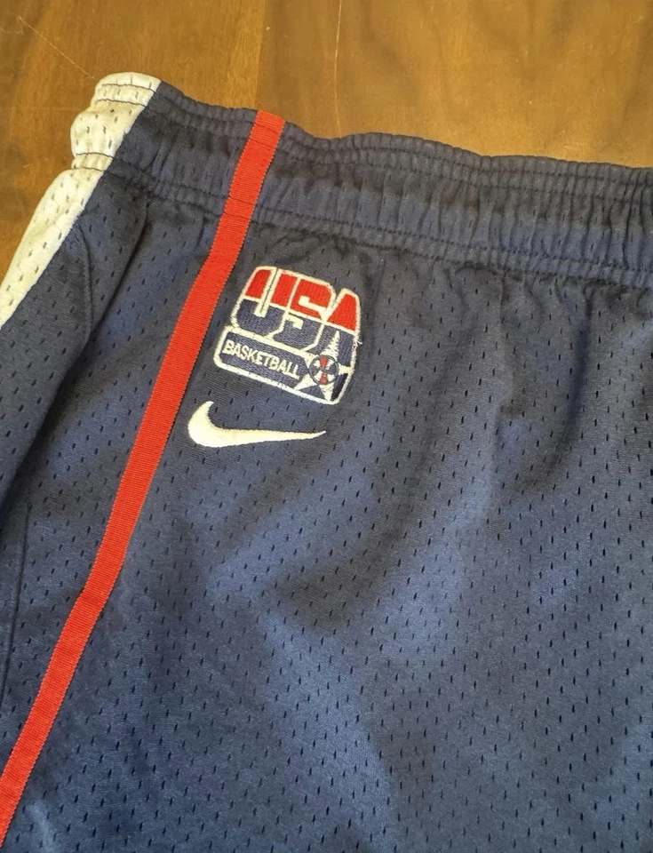 Pantalones cortos de baloncesto Nike USA Olympic Dream Team Foto 2 de 4