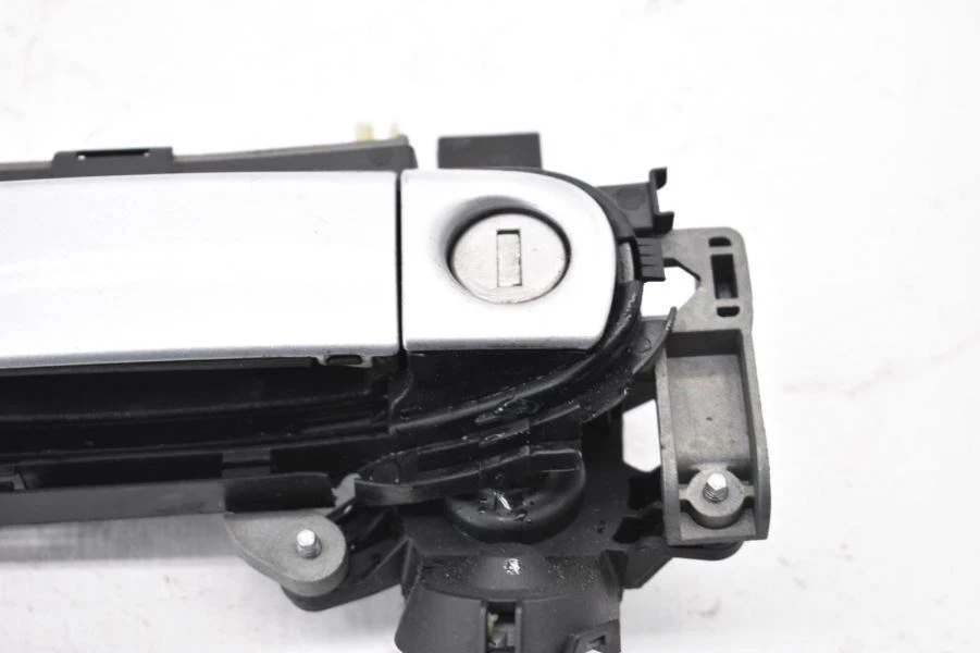 2002-2009 AUDI A4 1.8L TURBO DRIVER LEFT SIDE DOOR HANDLE SILVER Foto 4 de 4