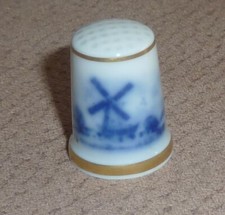 Fingerhut Porzellan Windm&uuml;hle wei&szlig; blau Goldauflage MOSA Holland
