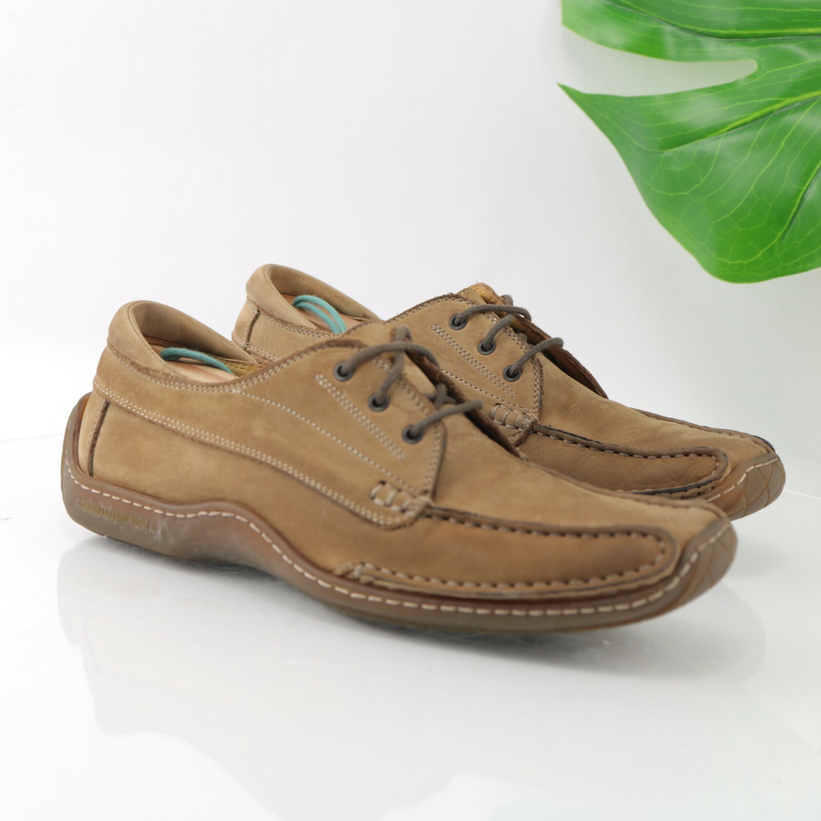 donald pliner tennis shoes