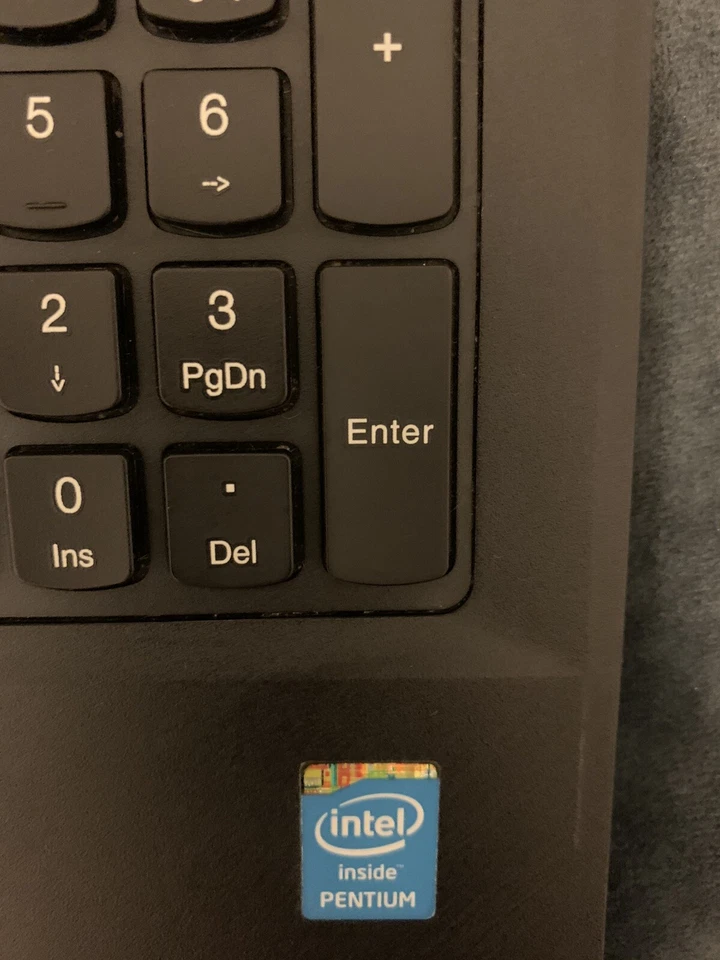 Lenovo G500 Laptop, 15" Screen, CDRW and DVD Drive, Mains Charger. - Image 4 of 4