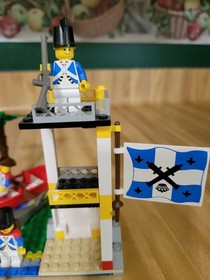 Lego set 6265 Sabre Island "Pirates Theme " Released in 1989. 