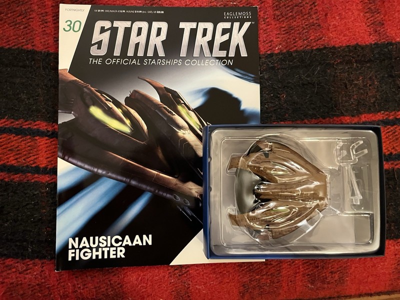 Eaglemoss Star Trek Starships #30 Nausicaan Fighter  with Magazine