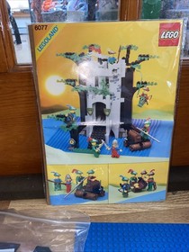 Lego 6077 Castle Forestmen's River Fortress Complete w Mini-figures & manual