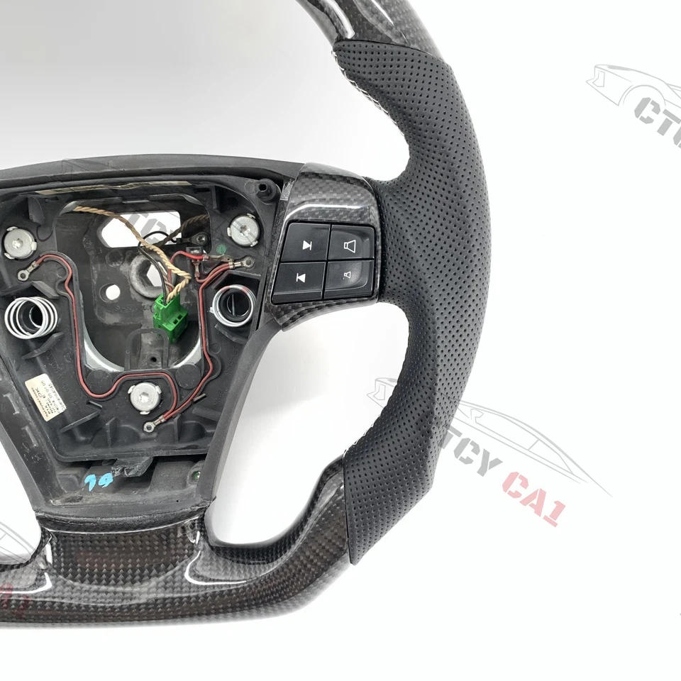 Volante de fibra de carbono personalizado para Volvo S40 V50 C30 C70 2004-2013 con moldura Foto 2 de 4