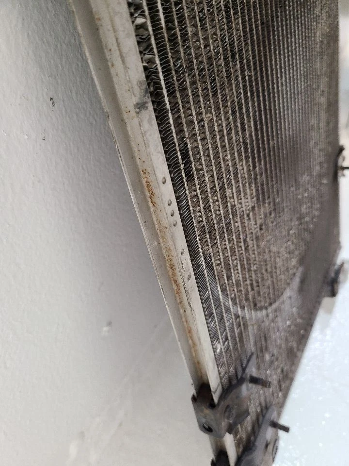 Chevrolet Tracker 1999-2004 condensador de aire acondicionado 91176896 99-04 Foto 4 de 4