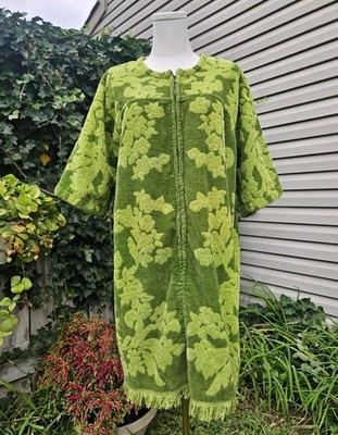 green emerald velvet dress Activity Wear