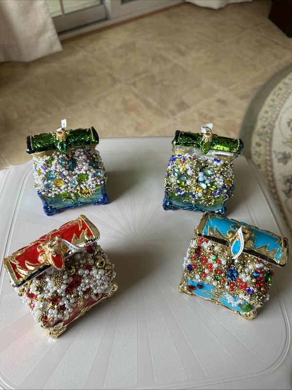 Treasure Chest glass ornaments with rhinestones (4)
