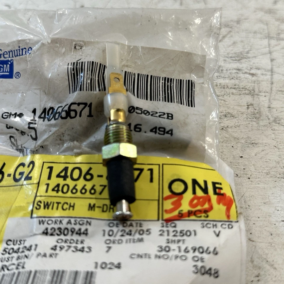 Interruptor de jamba de puerta genuino GM 14066671 OEM 1982-94 Chevy GMC Buick Pontiac Olds Foto 3 de 4