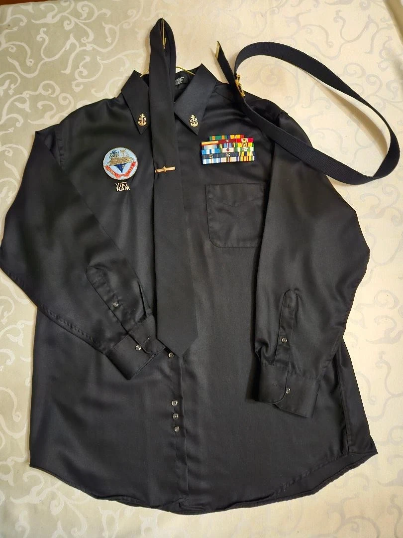navy dress blue ribbon placement U.S. NAVY ENLISTED SERVICE DRESS BLUE UNIFORM (E1