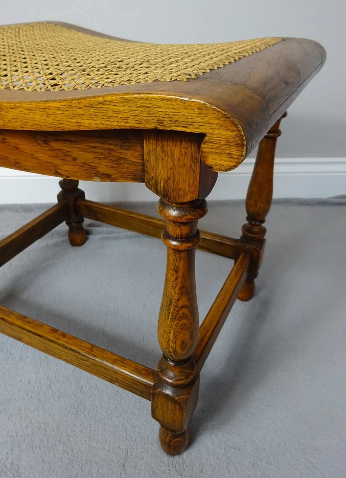 Antiguo reposapiés victoriano Bergere y roble excelente Foto 2 de 4