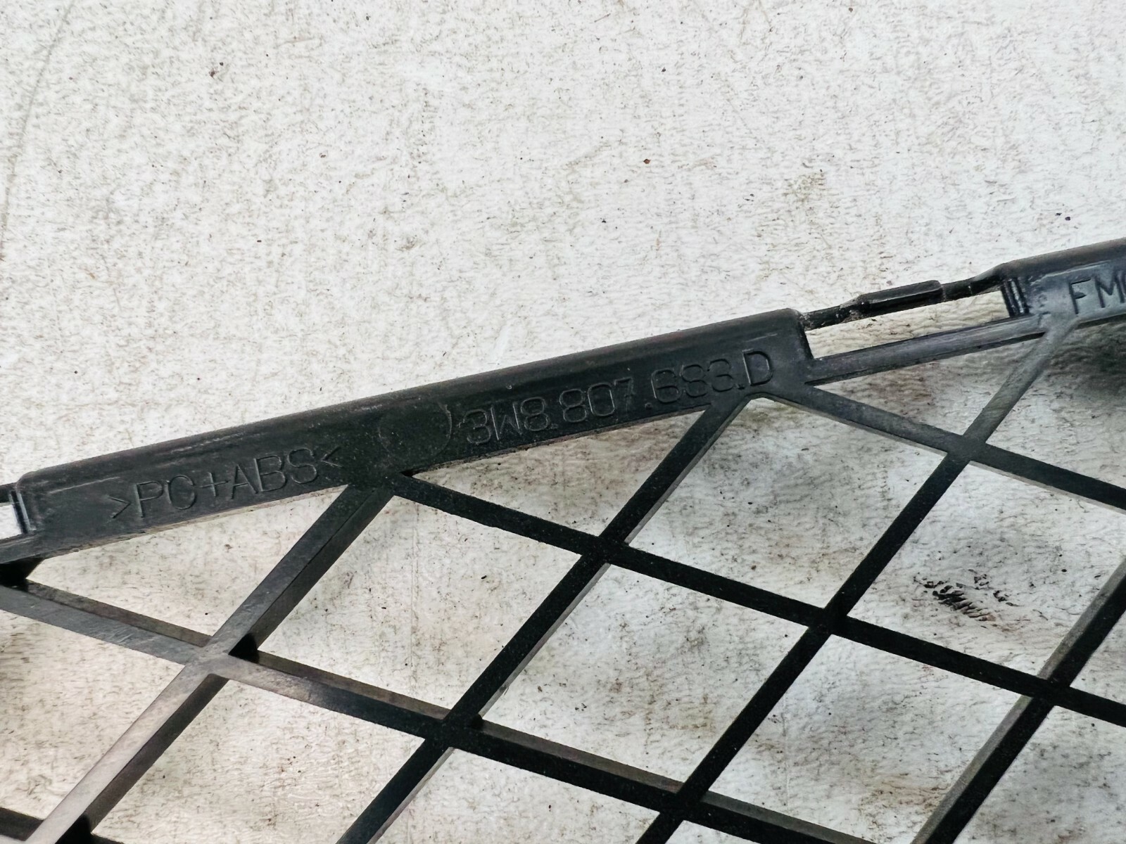 2009 2010 Bentley GT  Lower Bumper Grille Grill Front Left Driver OEM