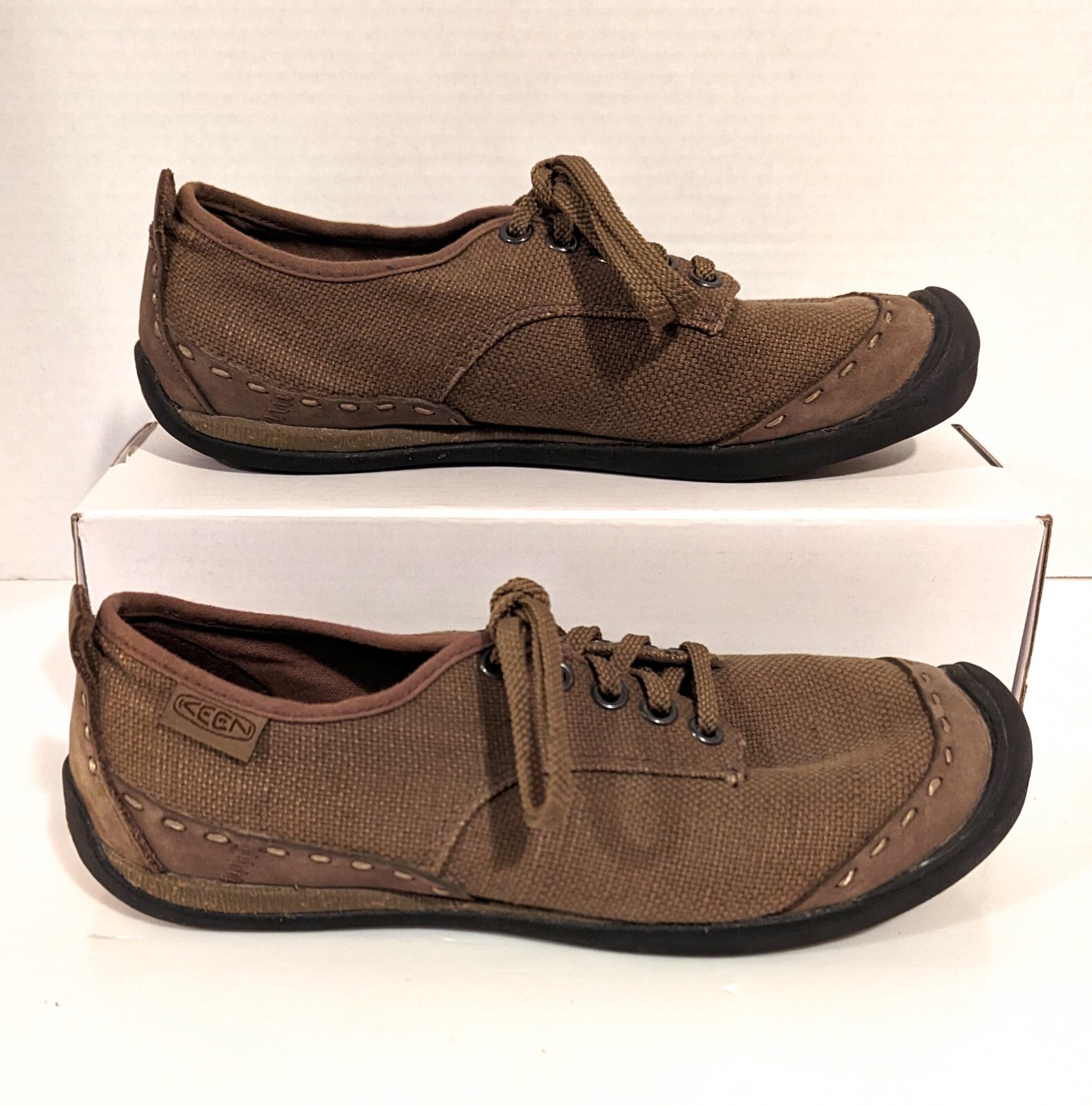 Keen 5475 SHTK scarpa da trekking con lacci in tela marrone Shitake da donna US 6 5 EU 37