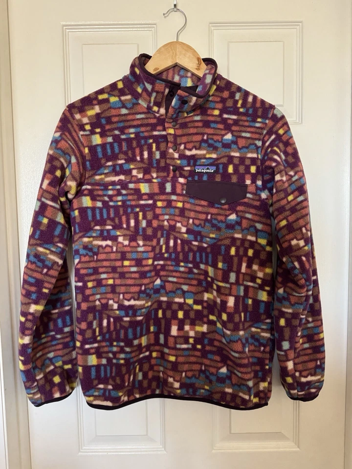 Pullover polar Patagonia XS ligero Synchilla Snap-T ciruela nocturna para mujer NUEVO Foto 2 de 4