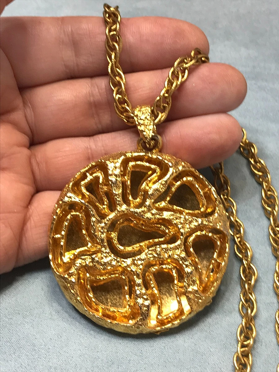 Large round outlet pendant necklace