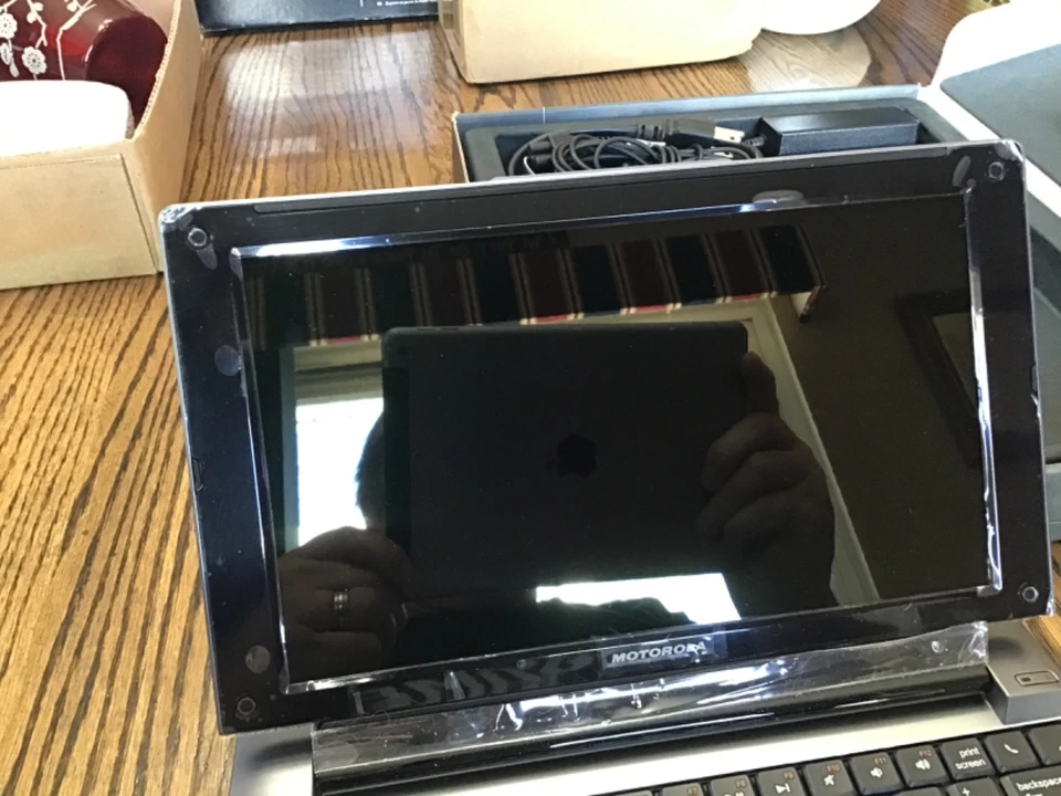 MOTOROLA DROID RAZR Lapdock 100 Box Complete Power Cord Instruction Booklet NICE - Image 4 of 4