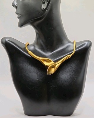 Vintage Signed Monet Lilly Goldtone Collar Necklace 18''