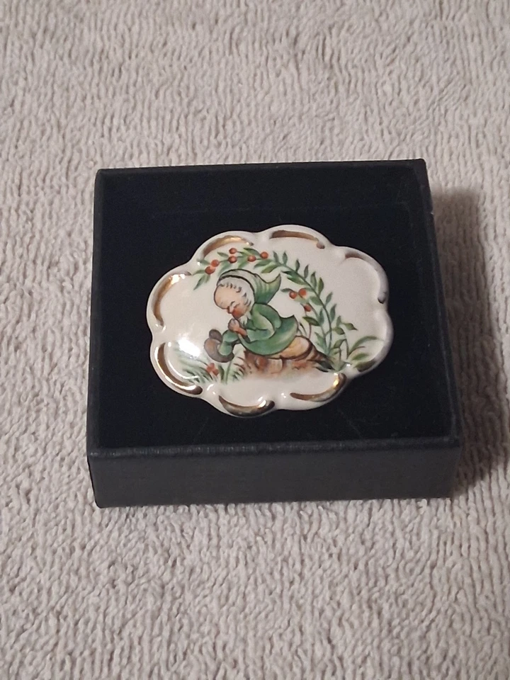 Broche Vintage Cerámica Pintado Diseño Escandinavo Navidad Gnomo Como Encontrado Raro Foto 2 de 4