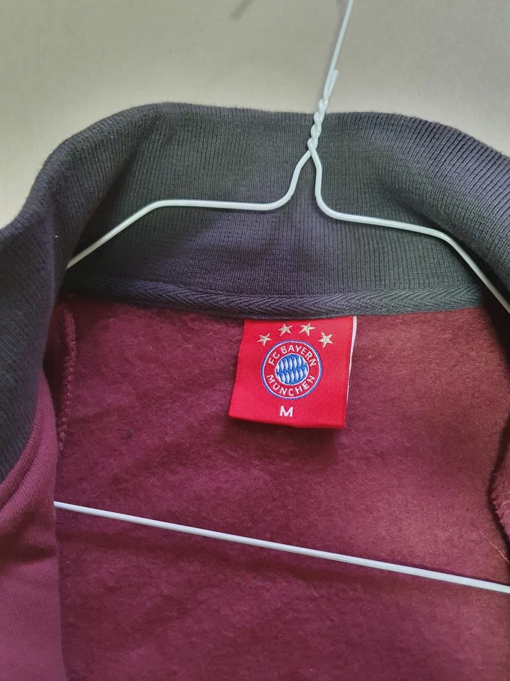 FC BAYERN MÜNCHEN Jacke und Trikot OLIC - Bild 4 von 4