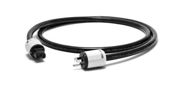 【期間限定セール中】OYAIDE 電源ケーブル TUNAMI GPX-R V2 Oyaide Tunami GPX-R V2 1.8m Power Cable Genuine Brand NEW Black