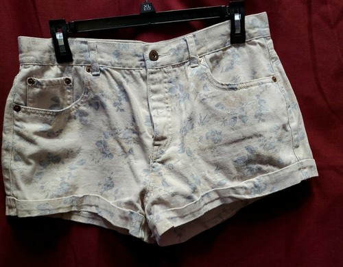 Forever 21 Floral Denim Women’s Distressed Size 31 Shorts Wss10 - Picture 1 of 3