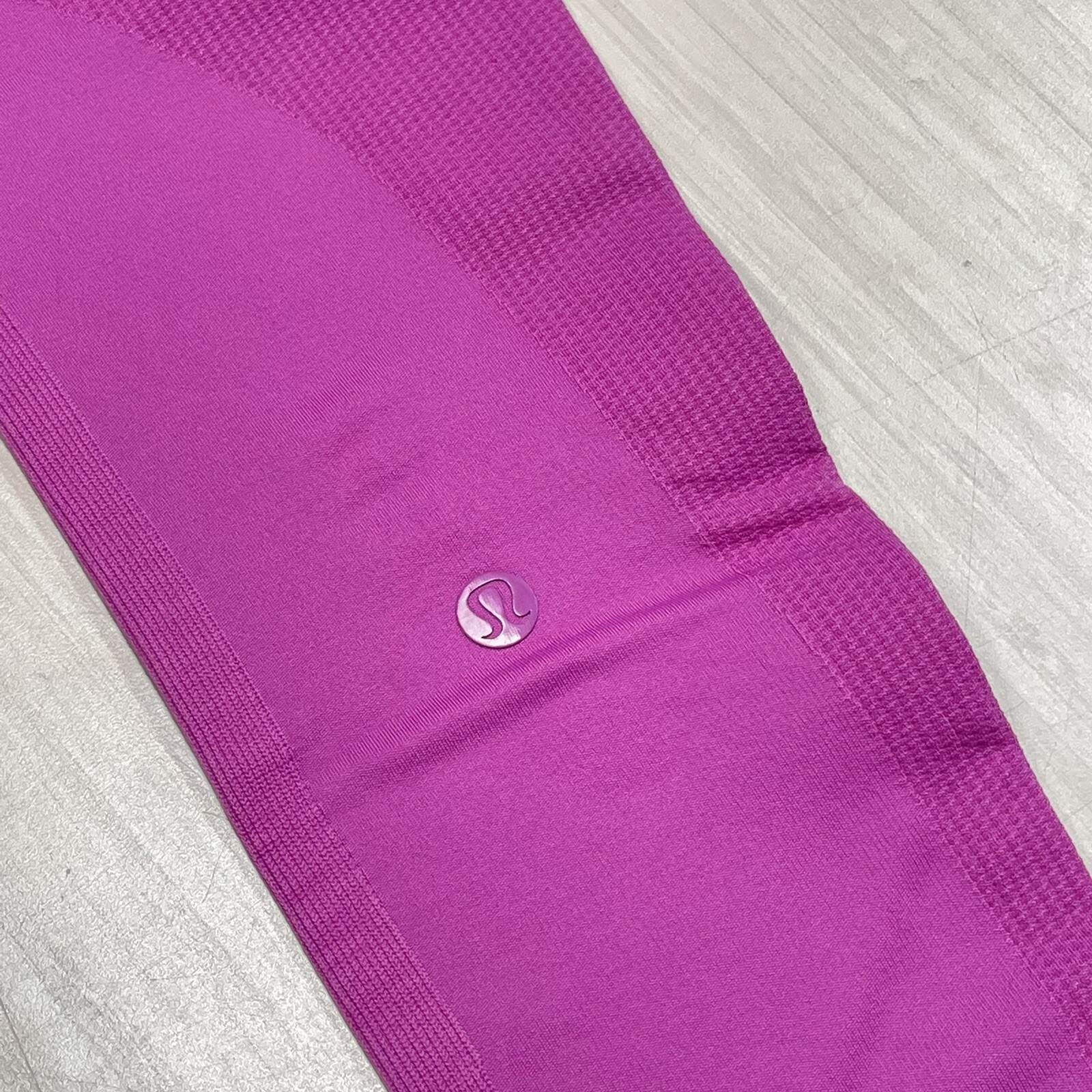 Lululemon Zone In Tight Crop Seamless Legging Ultra V… Gem