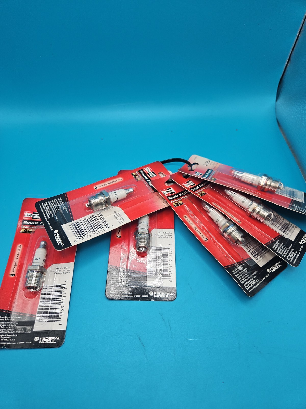 Champion DJ8J Spark Plug 847 Replaces: 5847 5851 895 DJ6Y DJ7J RDJ8J, LOT OF 6