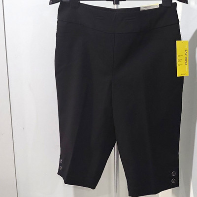 Westbound The Park Ave Fit Slim Skimmer Shorts Women s 12 Black Stretch Pull On