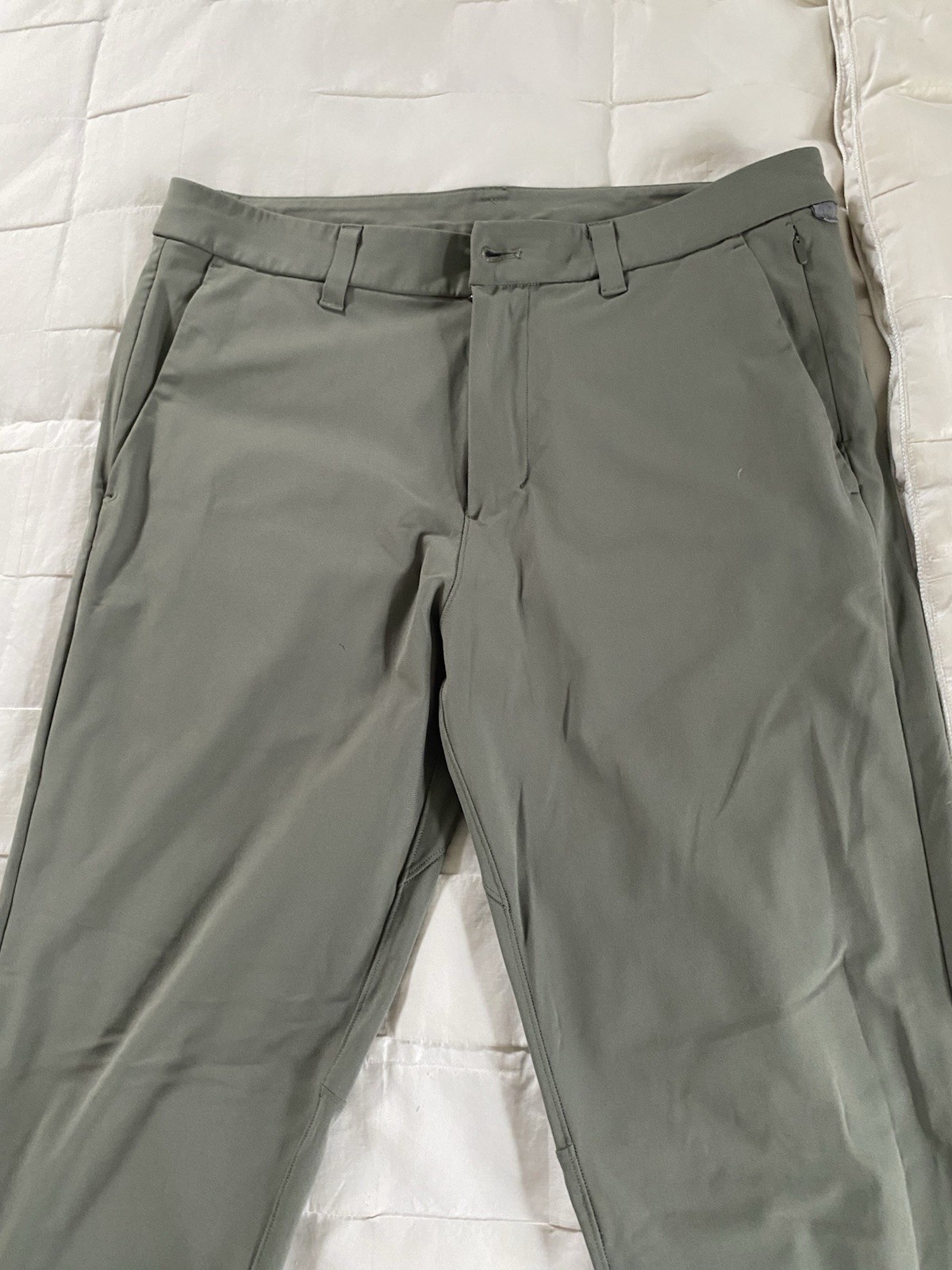 Lululemon Men's pant 34 Waist Olive