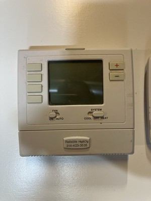 Pro1 IAQ T705 Programmable Thermostat   5/2 Day   Heat/Cool   Tested Working