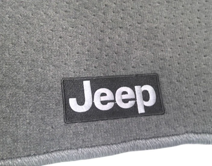 KIT ALFOMBRILLA MOPAR LIBERTY 2008-2010 82210918AC NUEVO OEM Foto 2 de 3
