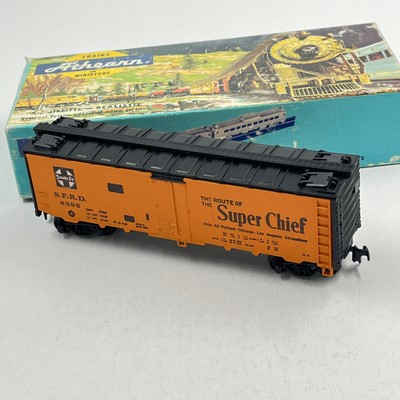 Athearn HO Scale Santa Fe SFRD 8392 Super Chief Refrigerator Car #1605