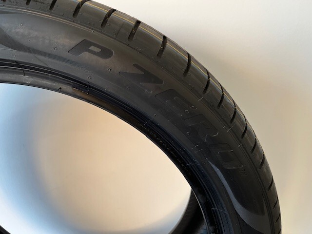 BMW Genuine X5 X6 Pirelli P-Zero 275 40 R21 107Y Runflat  