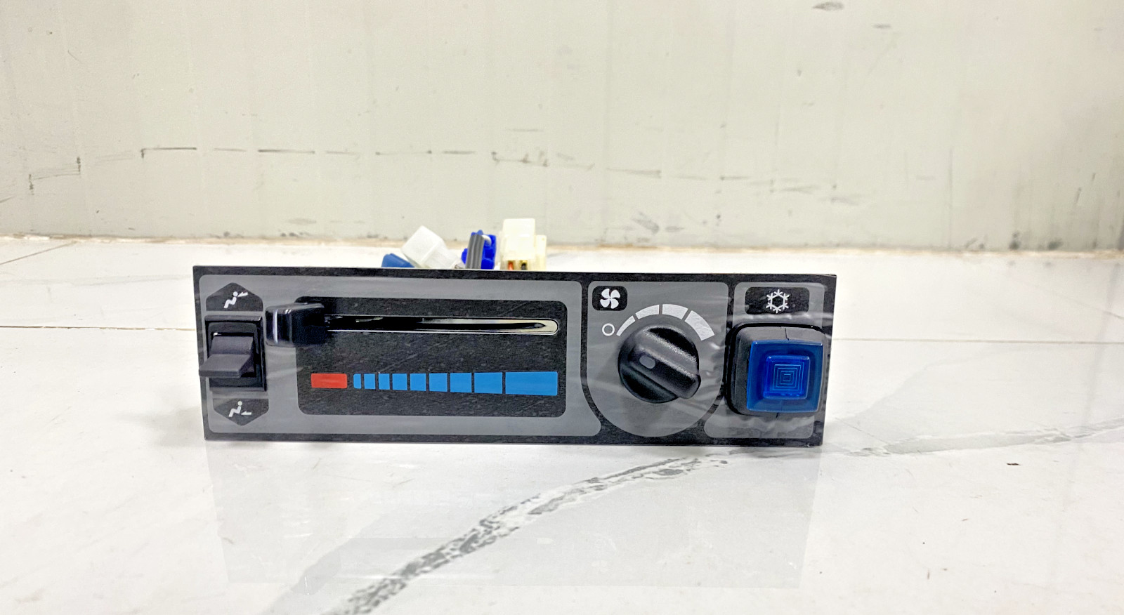157-9175 Side Console Control Panel Pack Omron V-15-1E5 Micro Switch - Cat 313B
