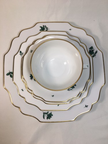 (20 Pieces) Vintage Augarten Vienna 'Maria Theresia' (4) 5-PIECE PLACE SETTINGS - Picture 8 of 12