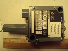 Pressure Switch; Allen Bradley; A-B; 836T-T256J; ser A; 0-650psi; diff 30-125psi