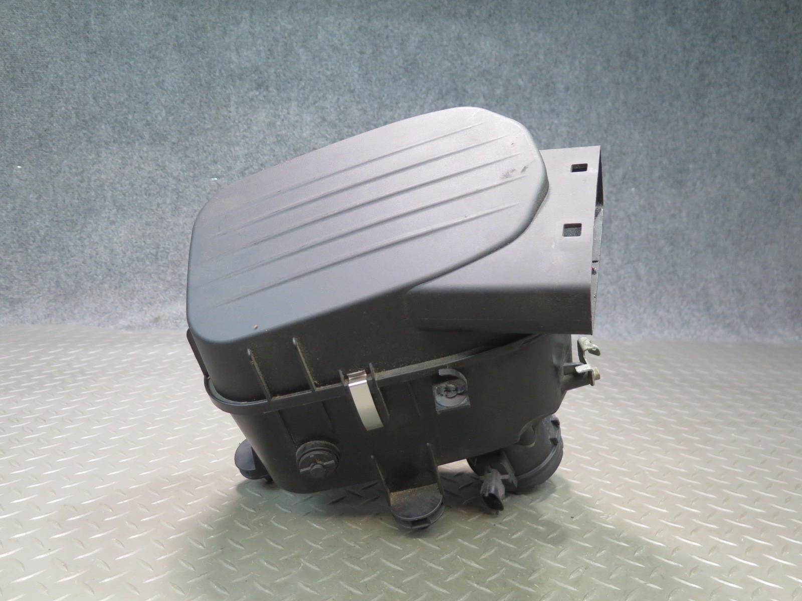 2014-2020 MASERATI GHIBLI M157 SQ4 3.0L ENGINE RIGHT AIR CLEANER FILTER BOX