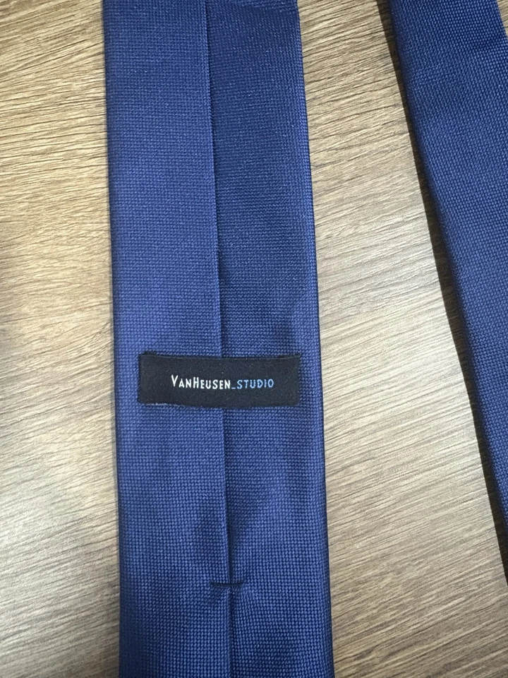Van Heusen 蓝色 100% 聚酯纤维男式领带中国制造 — 第 2/3 张图片