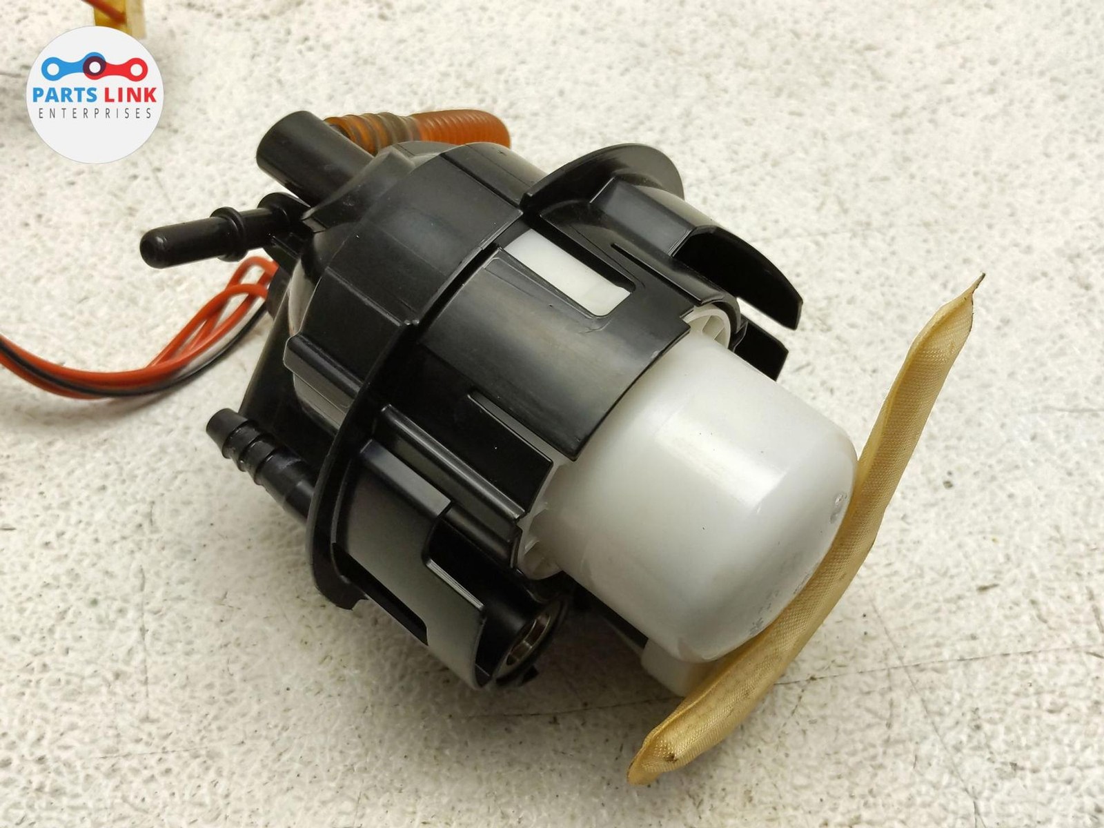 Bentley Bentayga 2016-2020 Rear Left Fuel filter