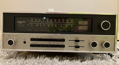 McIntosh -- LEGENDARY Mac 1900 Receiver.  Two Phono, AM/FM, two Tape, AUX.