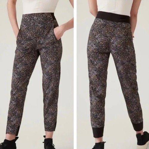 Athleta Womens Pants Size 2P Trekkie North Tapered Joggers Kinetic Abstract