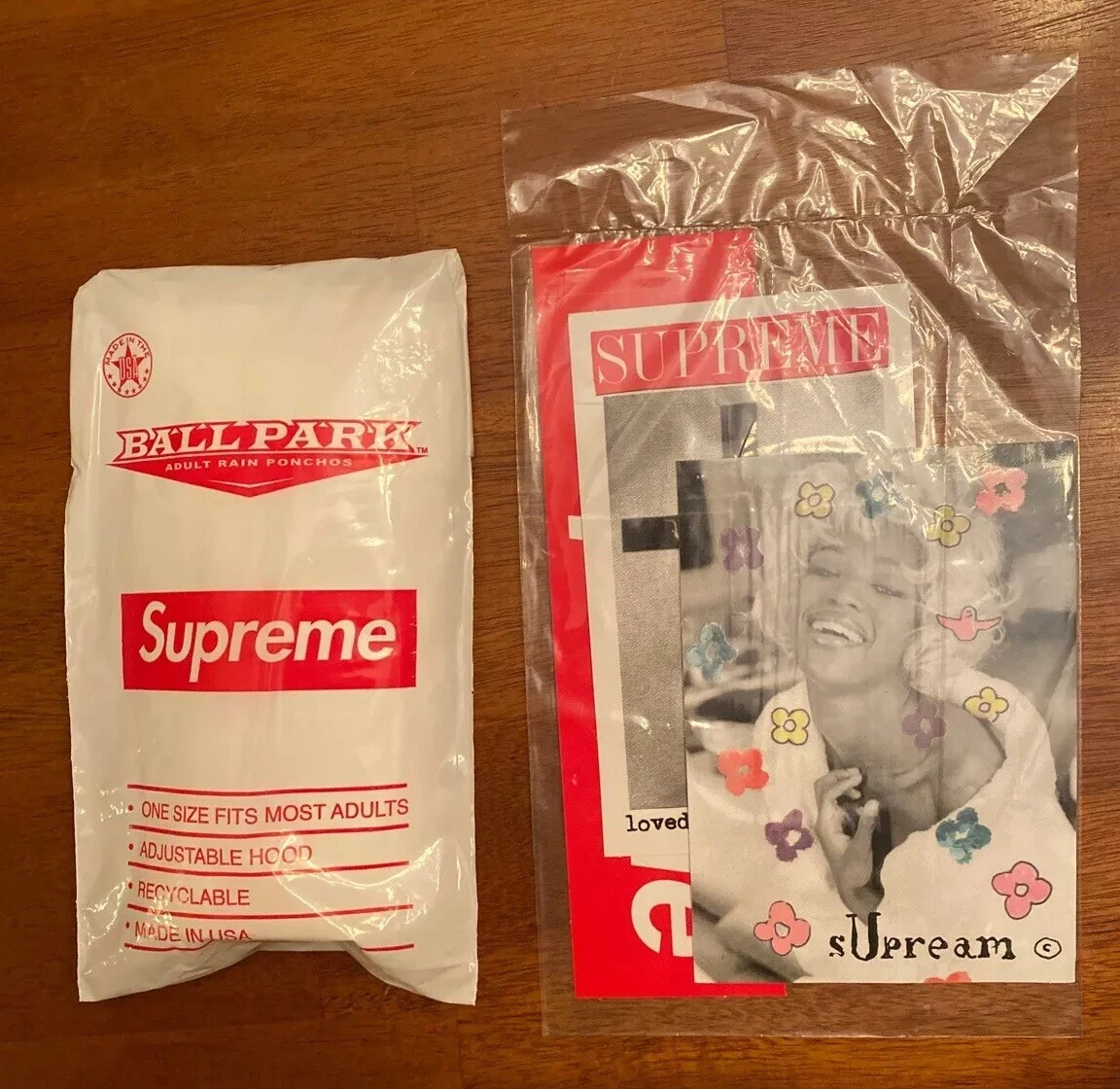 Supreme Ballpark Poncho Box logo SS20 avec autocollants   Neuf dans son sac   Livraison gratuite