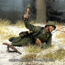 WWII GERMAN GRENADIER PRONE THROWING GRENADE William Britains mint in box 25167