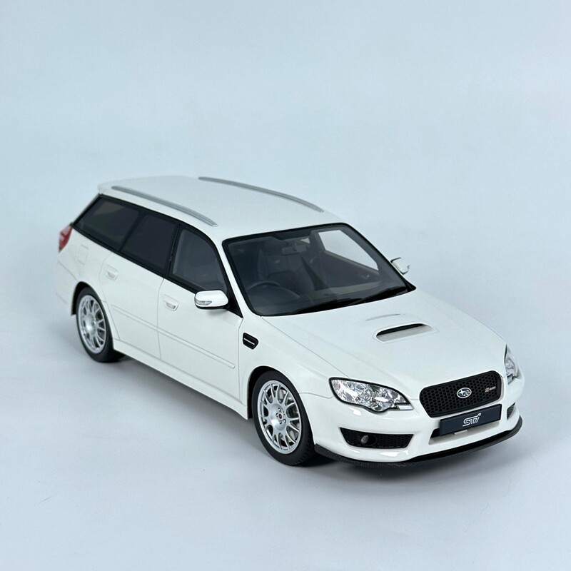 DNA 1/18 スバルレガシィ S402 ツーリングワゴン 2006 ホワイト DNA COLLECTIBLES 1/18 レガシィ STI S402 ツーリングワゴン