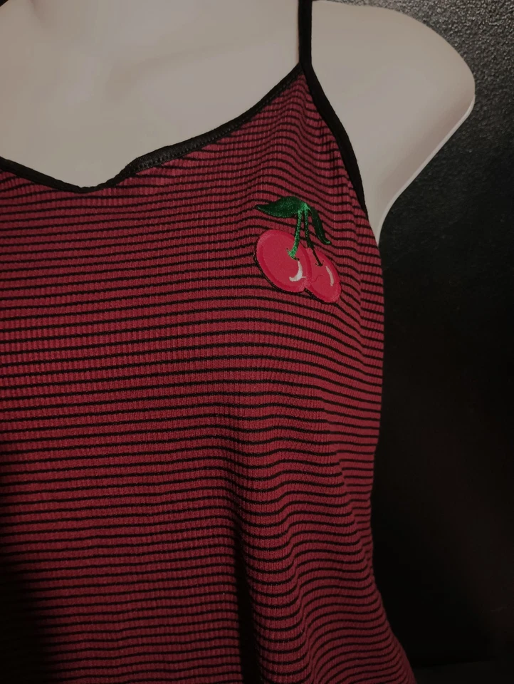 Camiseta sin mangas ajustable Hot Topic a rayas negra roja cereza gótica emo 🍒 Foto 3 de 4