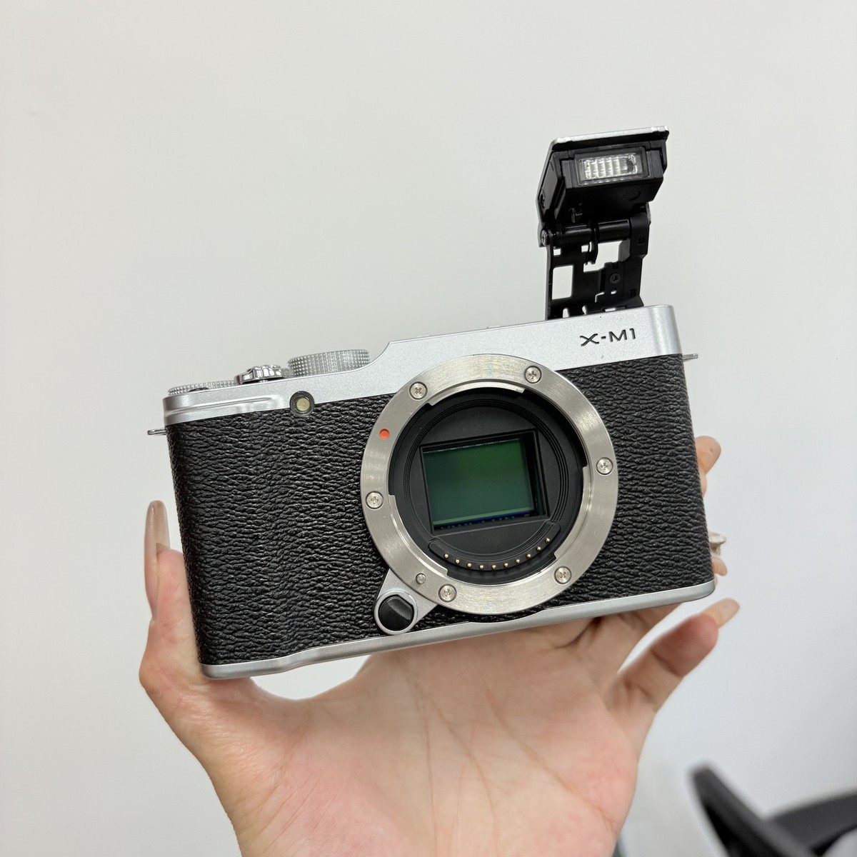 Fujifilm X-M1 16.0MP Digital Camera Silver Fujifilm X Series X-M1